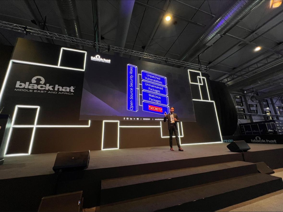 Laburity at a security conference